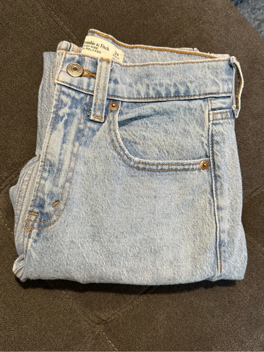 Abercrombie & Fitch High Rise 90’s Relaxed Light Wash Blue Denim Jeans